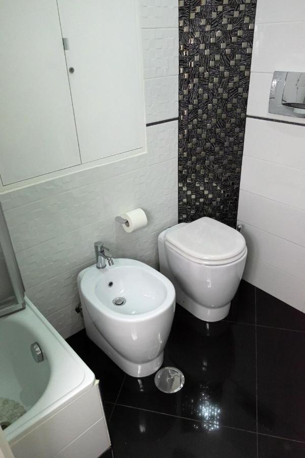 Roma Castel Nepi Home Near Colosseo Εξωτερικό φωτογραφία